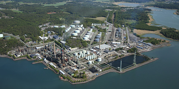 artikkelikuva: Höyrytys Oy´s movable backup energy supply secured Neste's Naantali oil refinery during a maintenance outage