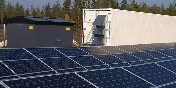 artikkelikuva: Suomen suurimman aurinkovoimalan yhteyteen 1 MW/MWh energiavarasto