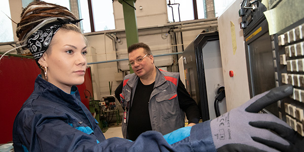 artikkelikuva: Tampereen konepajakoulu ehkäisee työvoimapulaa ja edistää monitaitoisuutta metalliteollisuudessa