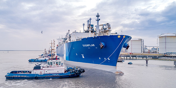 artikkelikuva: Floating LNG terminal in Inkoo will provide gas to Finland and Estonia