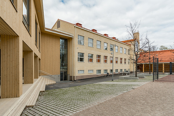 artikkelikuva: Hoplaxskolan – 1950-luvun koulurakennus nykypäivän oppimisympäristöksi